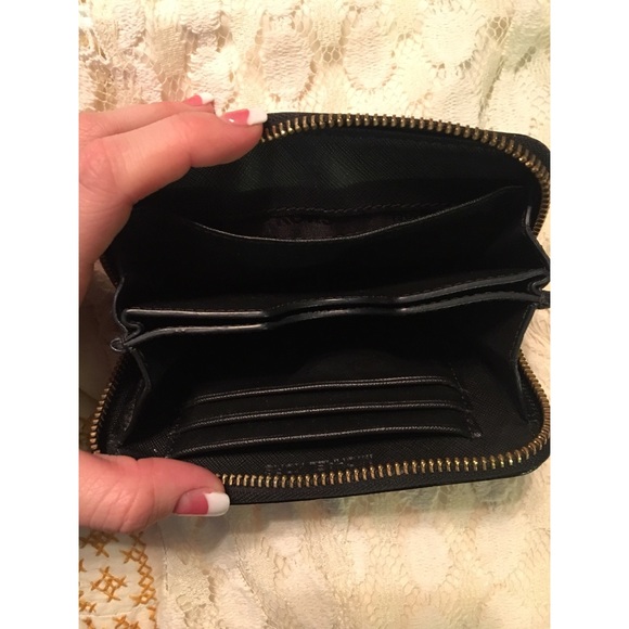 Michael Kors wristlet - Picture 2 of 3